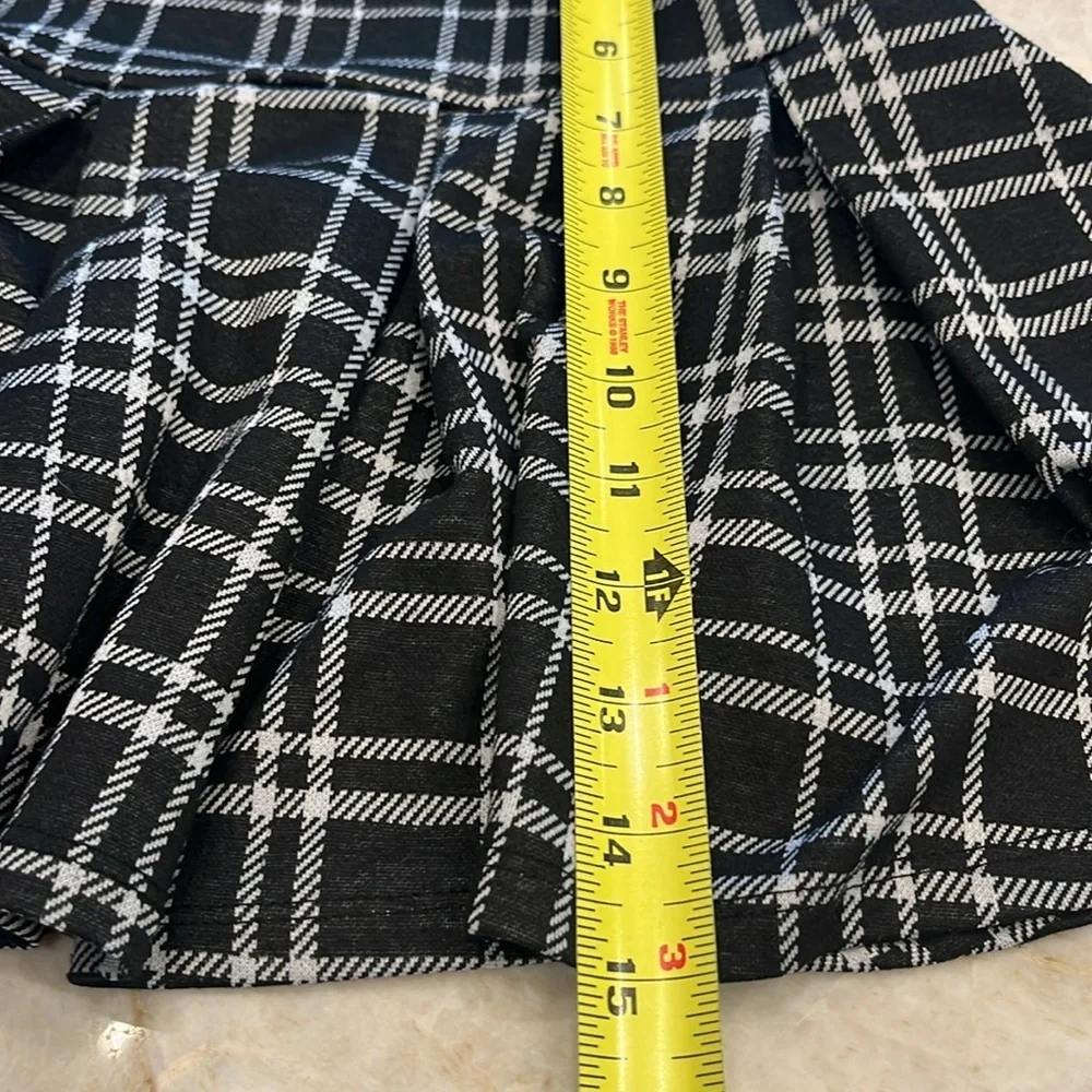 HESPERUS | Schoolgirl Pleated Tartan Mini‎ Skirt | Black & White Plaid | Small